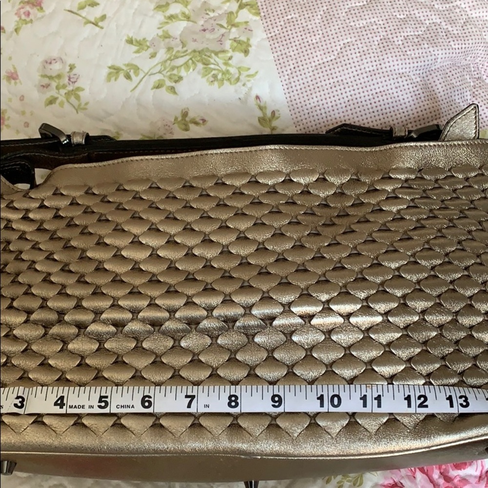 Burberrys metallic bronce bag .. gentile used - Picture 6 of 7